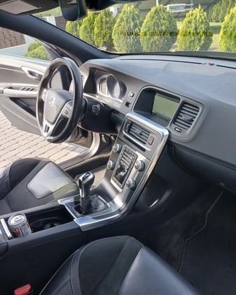 Volvo V60 cena 51900 przebieg: 213000, rok produkcji 2016 z Słupca małe 326
